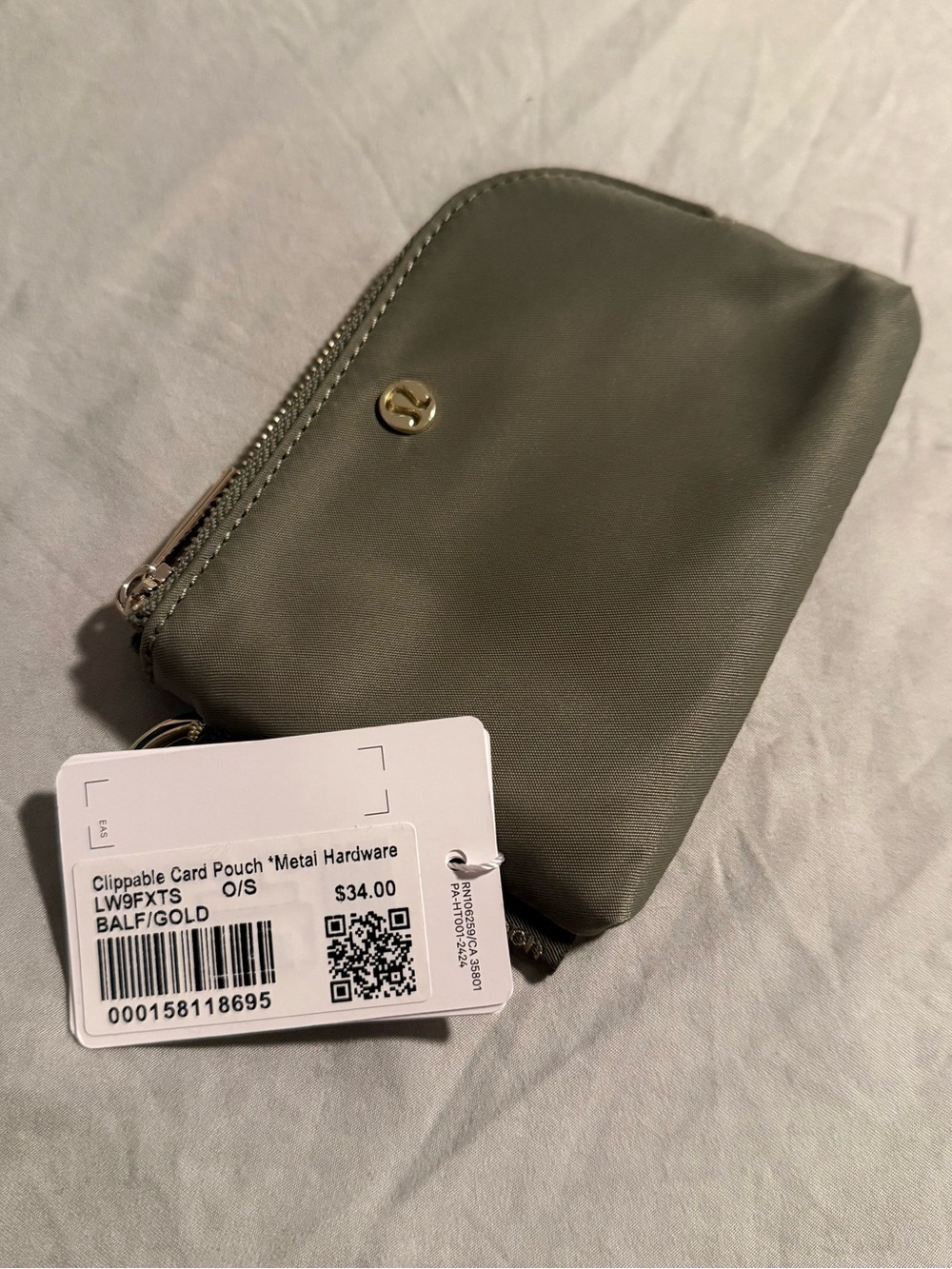 LULULEMON: Clippable Card Pouch - Picture 2 of 4